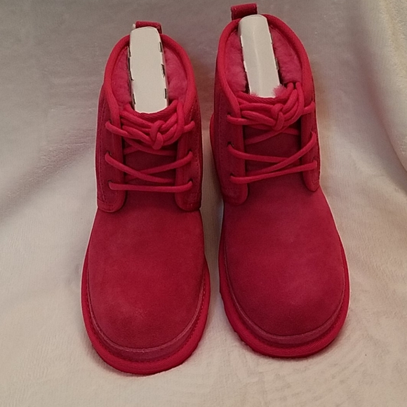 Kids size 3Y (wmns 4.5) Pink Mid Top Ugg boot - Picture 3 of 8